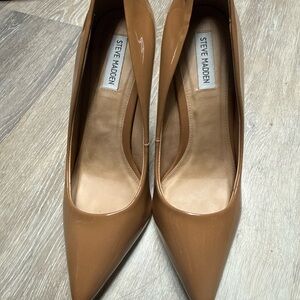 Steve Madden Slip On Solid Nude Beige Size 10M Women's Cuban Heel